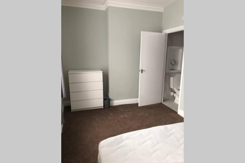 4 Bedroom House In Harrogate Town Centre Εξωτερικό φωτογραφία